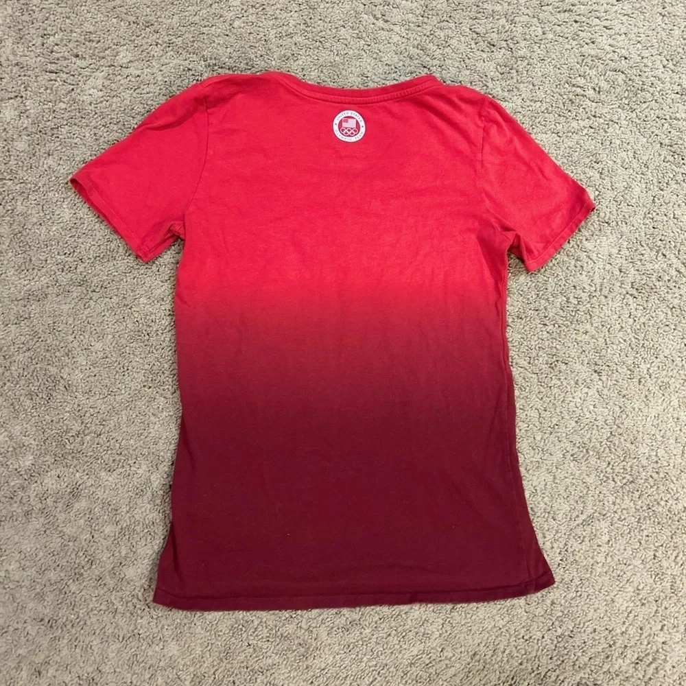 Nike USA Olympic Team Red V-Neck Tee Women’s Top Short Sleeve Size Medium